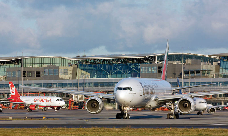 Hamburg Airport Plaza - Jets - Foto: M. Penner